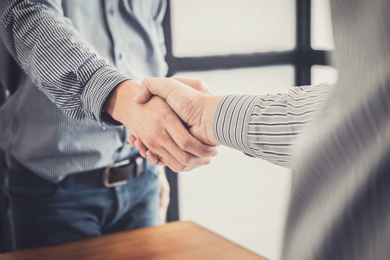 Prestamistas particulares: quiénes son, riesgos y alternativas